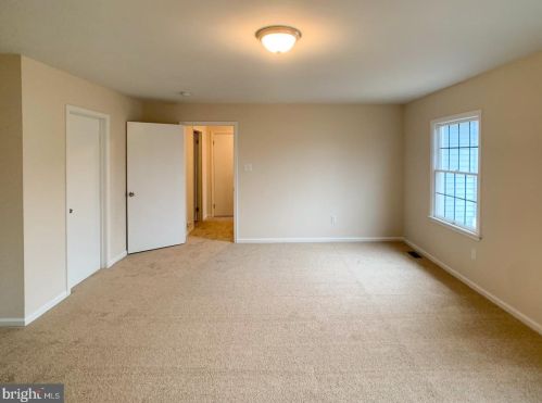 108 Robins Run, Swedesboro NJ  08085-1336 exterior