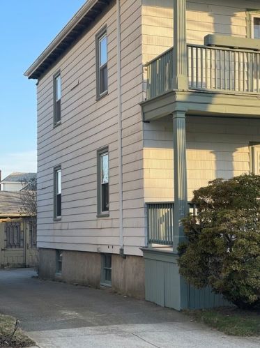 46 Capitol St, New Bedford MA  02744-1417 exterior