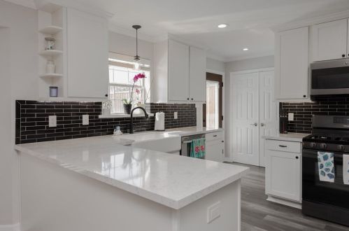 1529 Lindby Dr, Lewisville TX  75028-3624 exterior