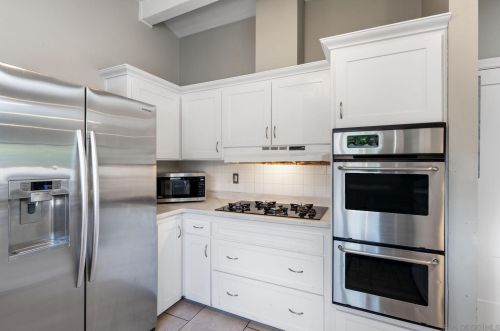 2875 Lloyd St, San Diego CA 92117-6031 exterior