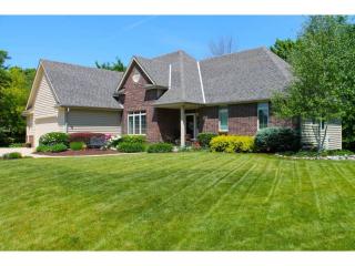 9003 Deerbrooke Ct, Hales Corners, WI 53132-8275