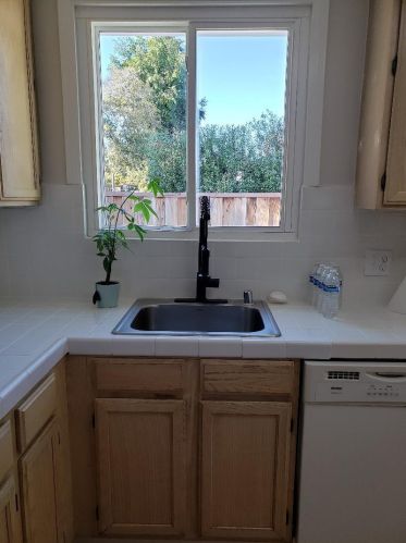 2081 Horne St, San Leandro CA  94578-1465 exterior