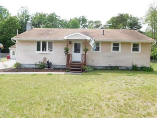 21 Wintergreen Rd, Glens Falls, NY 12804-9419