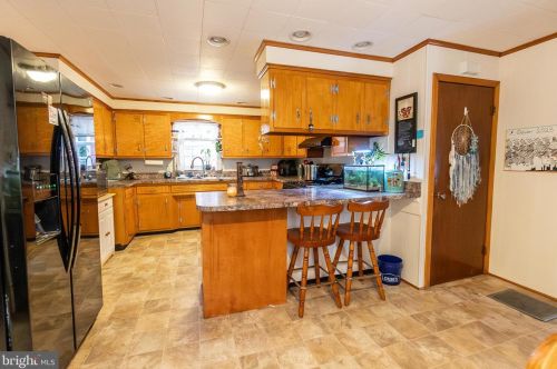 350 Maple Ave, Hanover PA  17331-5124 exterior