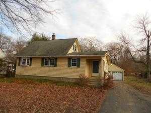 414 Nichols Ave, Huntington, CT 06484-5704