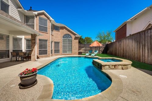 4108 Briarbend Rd, Dallas, TX 75287-3903