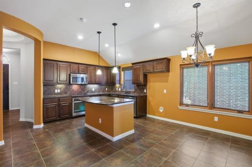 11708 Beach St, Frisco TX  75036-6435 exterior