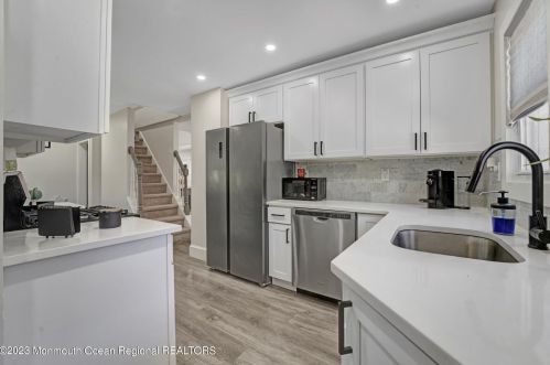 226 Davis Ave, Lacey NJ  08731-3519 exterior