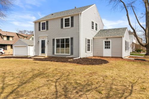 8300 Regent Rd, Milwaukee, WI 53217-2736