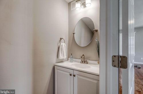 437 Maple Ave, Camden NJ  08106-2054 exterior