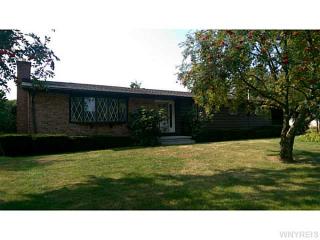 44 Lake Ave, Lyndonville, NY 14098-9761