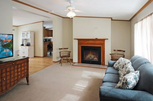 2 Elcona Dr, Keene NH  03431-5706 exterior