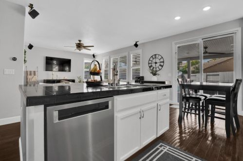 1305 Oak Leaf Cir, Valley Home CA 95361-2769 exterior