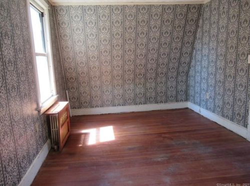 68 Raymond St, United States Coast Guard Ac CT  06320-3816 exterior