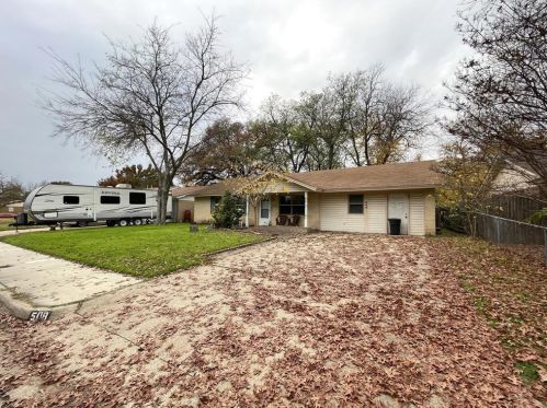 508 Mills Dr, Euless TX  76040-5128 exterior