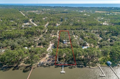 211 Bayshore Dr, Saint George Island FL  32328-3365 exterior