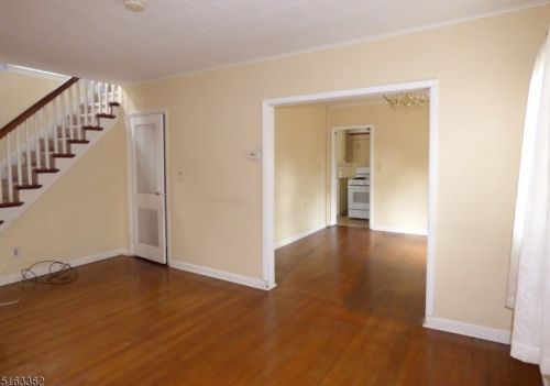 82 Myrtle Ave, Nutley NJ  07110-2834 exterior