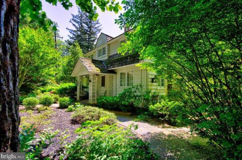 446 Homestead Rd, Wayne, PA