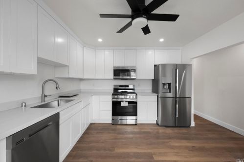 2431 Guerneville Rd, Santa Rosa CA  95403-4101 exterior