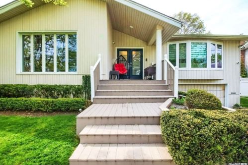 998 End, Woodsburgh, NY 11598-1025