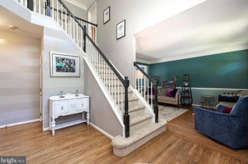 825 Tremont Dr, Downingtown, PA 19335-4131