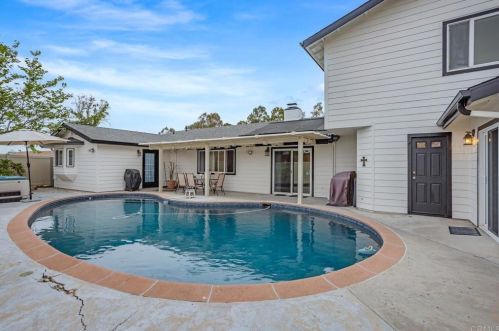 171 Meadow Crest Dr, El Cajon CA  92020-2635 exterior