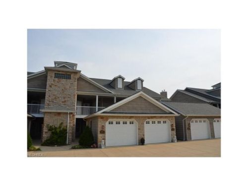 3032 Whispering Shr Dr, Vermilion OH  44089-4505 exterior