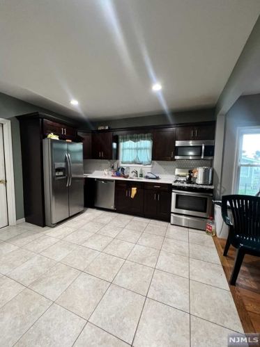 26 38 St, Irvington NJ 07111-1203 exterior