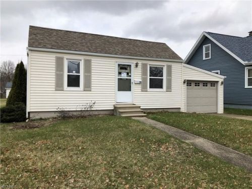 355 2nd St, Brewster, OH 44613-1227