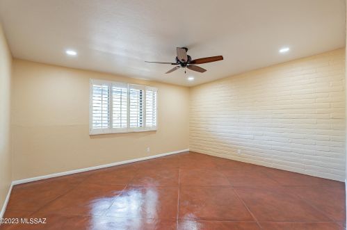 4305 Avenida Del Cazador, Tucson AZ  85718-7065 exterior