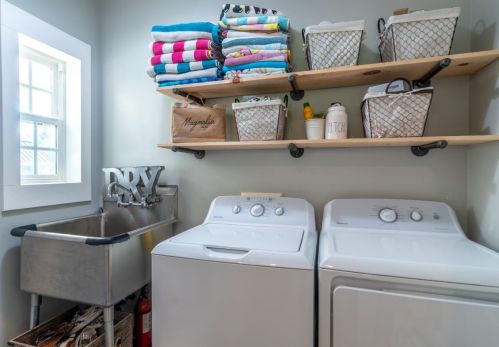 10555 Watsonville Rd, Gilroy CA  95020-9433 exterior