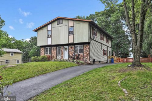 7881 Jefferson St, Hummelstown, PA 17036-8692