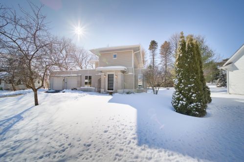 431 Harvard St, Oconomowoc, WI 53066-2818