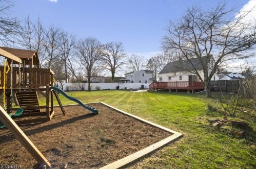 8 Mary Ln, Fanwood NJ  07023-1009 exterior