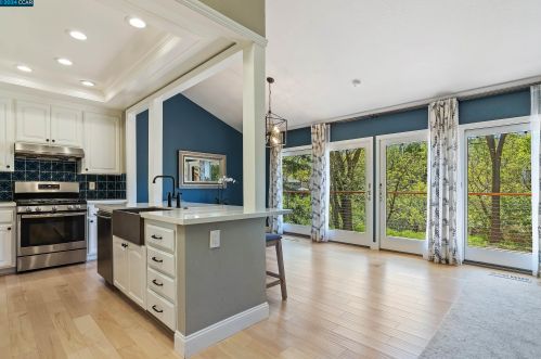 330 Alamo Sq, Alamo, CA 94507-1962