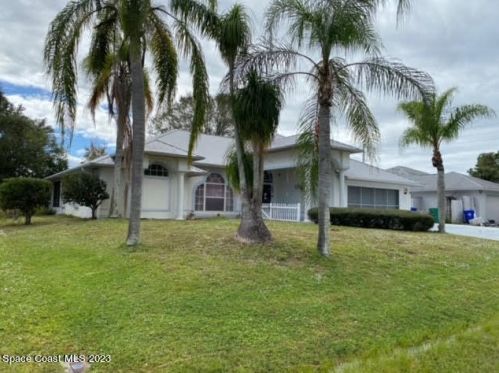 882 Majestic Ave, Sebastian, FL 32958-6014