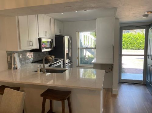 721 Elkcam Cir, Marco Island, FL 34145-8204