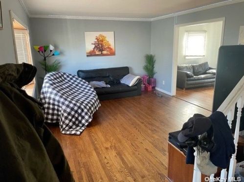 40 22nd St, Deer Park, NY 11729-3941