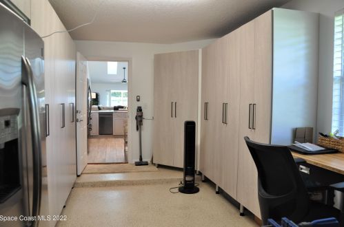 523 6th St, Vero Beach FL  32962-1687 exterior