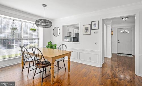 302 Hedgestone Ter, Leesburg VA  20176-4842 exterior