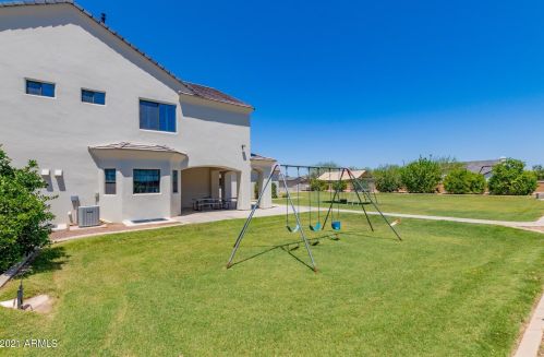 2710 Cattle Dr, Gilbert AZ  85297-8116 exterior