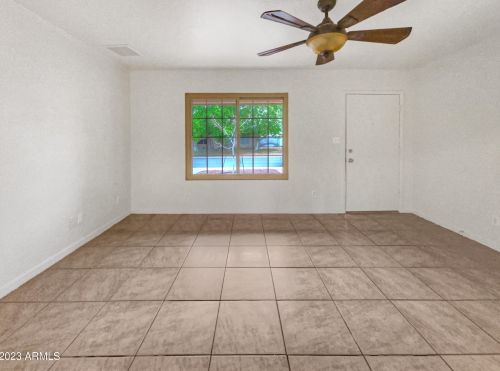 4813 Phelps Rd, Glendale, AZ 85306-1423