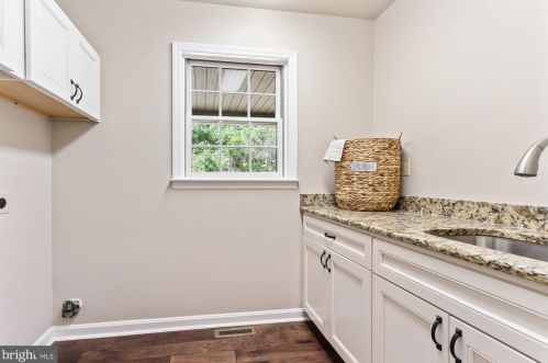 786 Arbor Dr, Red Lion PA  17356-8611 exterior