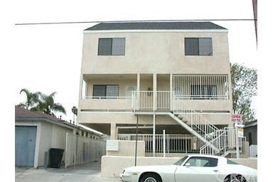 16313 Prairie Ave, Lawndale CA  90260-3008 exterior