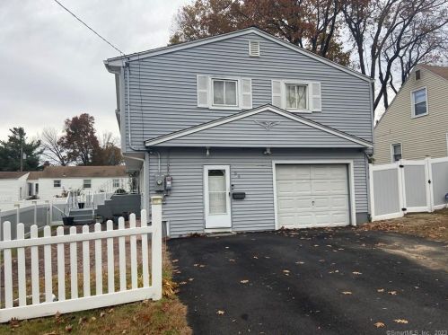94 Burnham St, Bloomfield, CT 06002-3813