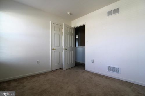 132 Parkers Dr, Dover DE  19904-1467 exterior