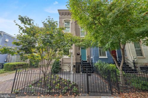 134 11th St, Washington, DC 20003-3911