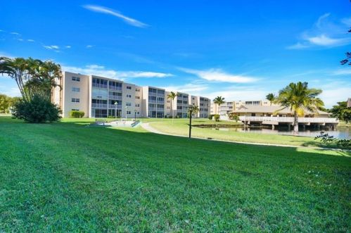 201 11th Ter, Dania Beach FL  33004-4468 exterior