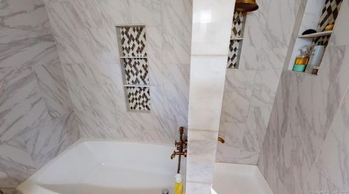 170 Giddings Ave, Windsor CT 06095-3743 exterior