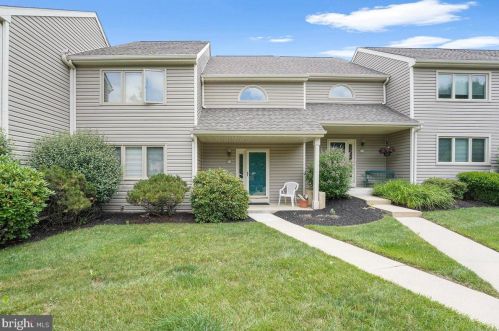 90 Winterberry Dr, Downingtown, PA 19335-4600